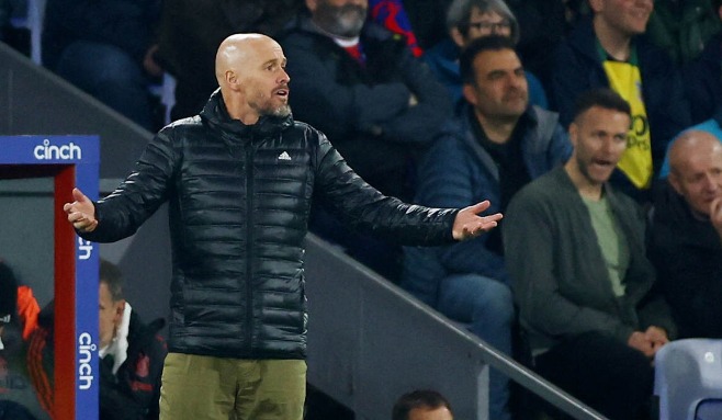 20240506, Manchester Uniteds Erik ten Hag i matchen mot Crystal Palace